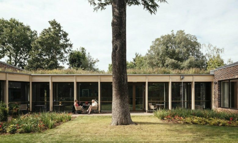 Main image: Jim Stephenson